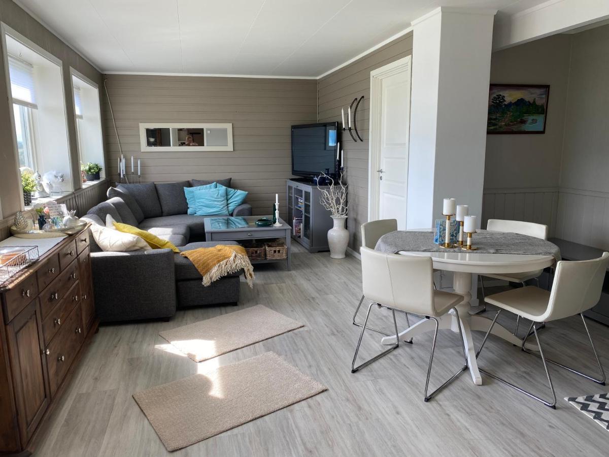 Lyngen, Mackay Appartment, Lyngen Lyngseidet エクステリア 写真